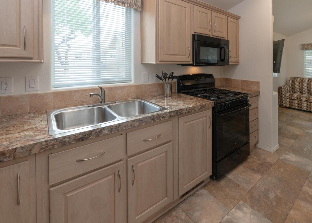 Austin Lone Star Rv Resort Esterno foto